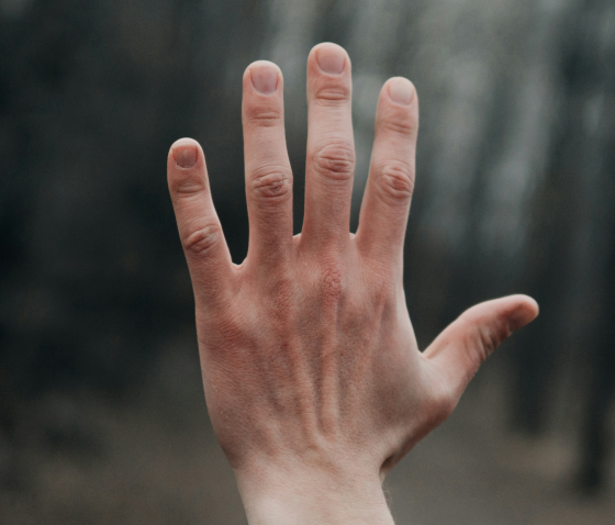 ПАРОНІХІЯ: ПРИЧИНИ, СИМПТОМИ ТА ЛІКУВАННЯ